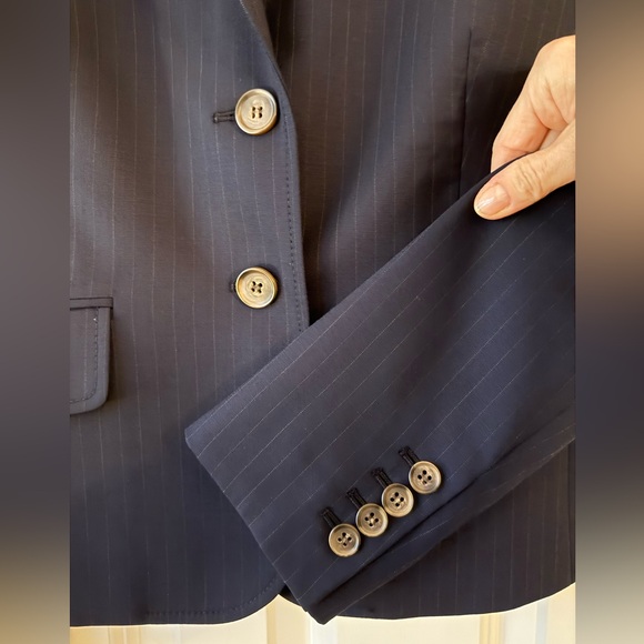 J. Crew Navy Blue Pinstripe Lightweight Wool Blazer Two Button Front Size 8 - Picture 7 of 15